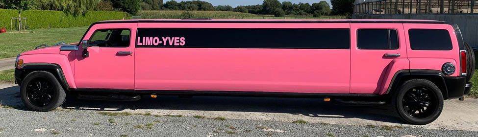 Roze Hummer limousine
